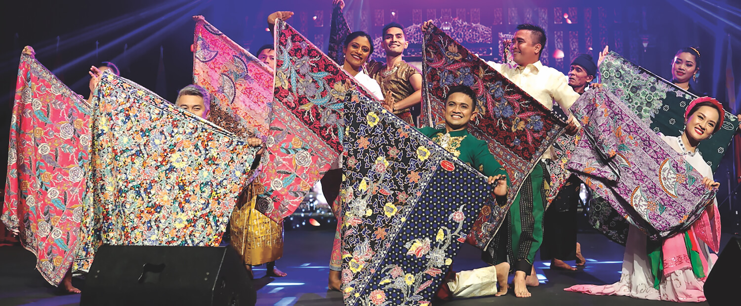 Sarong: The Versatile Fashion Piece of Southeast Asia